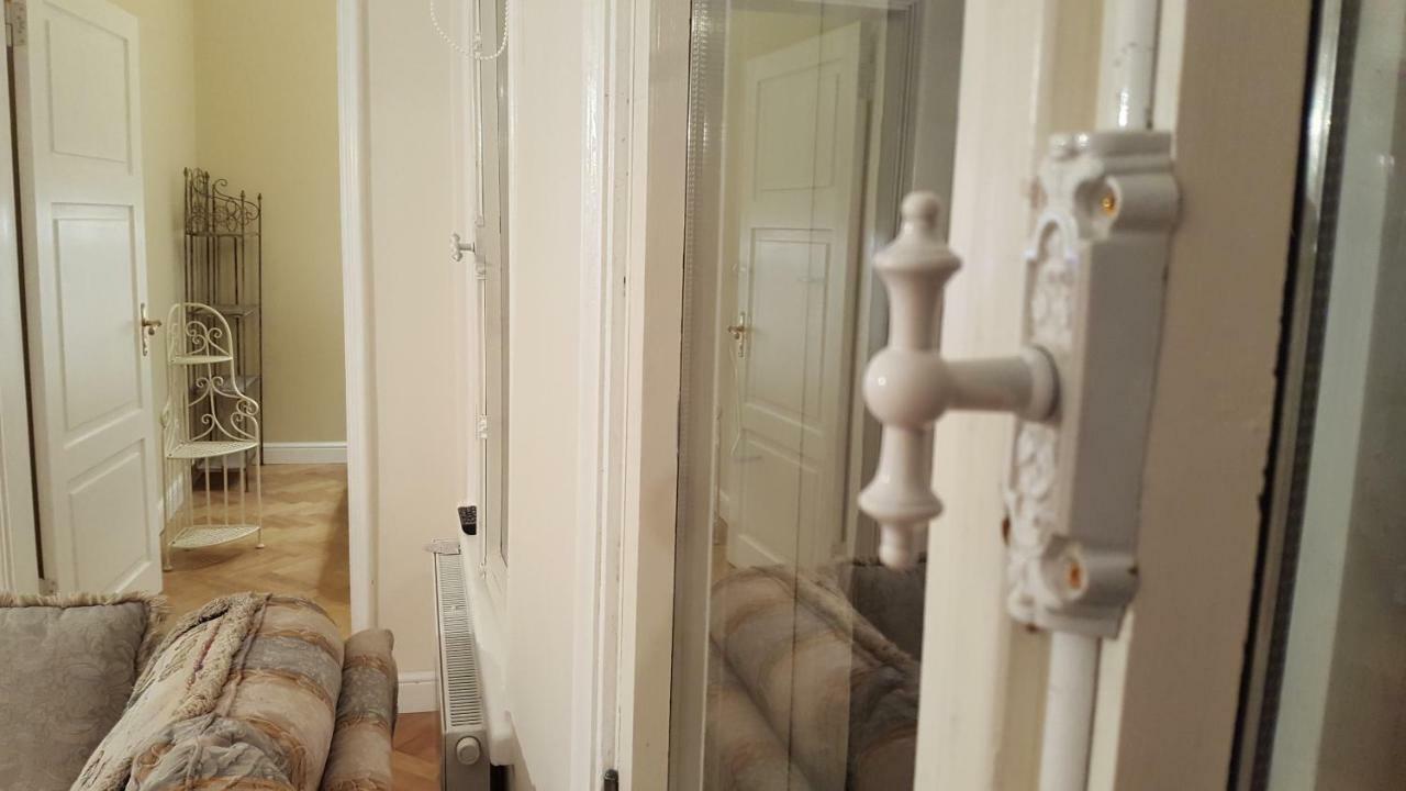 Modern History Apartment タリン エクステリア 写真