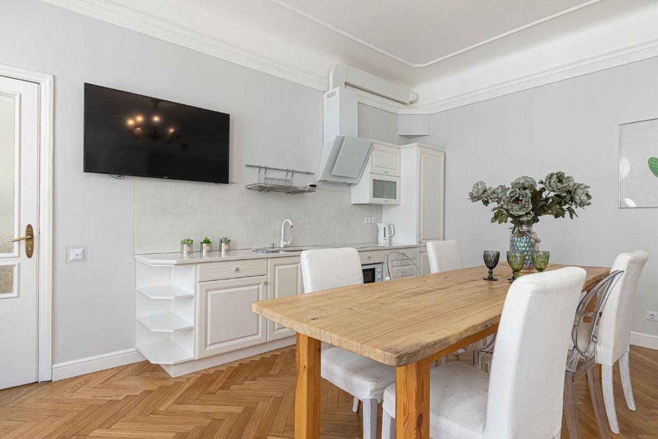 Modern History Apartment タリン エクステリア 写真