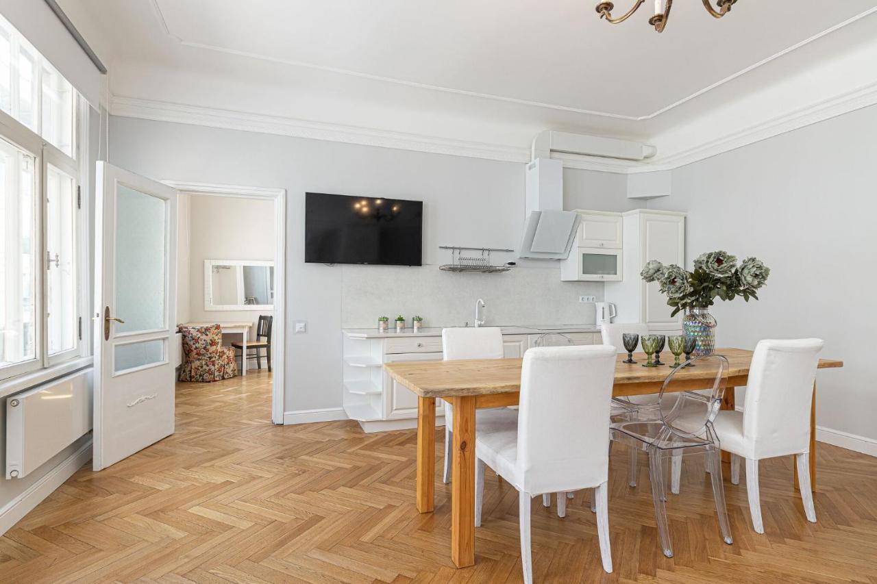 Modern History Apartment タリン エクステリア 写真